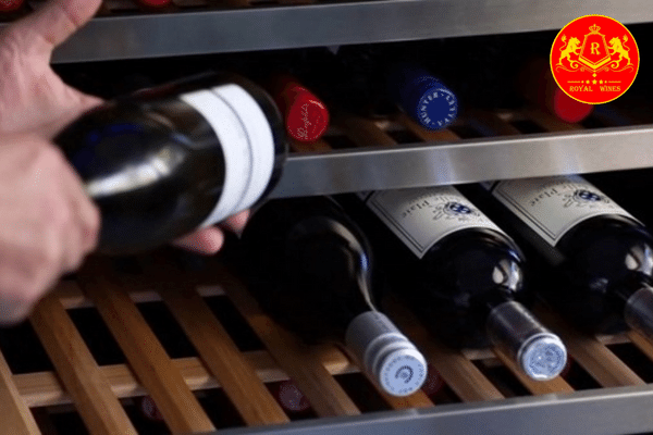 Các Cách Bảo Quản Rượu Vang Đỏ Sau Khi Mở Nắp