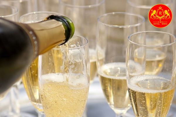 Rượu Vang Nổ Champagne Là Gì? Tìm Hiểu Về Vang Nổ Champagne