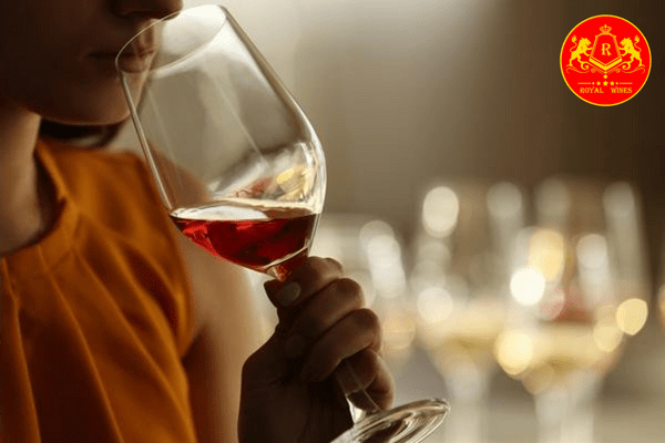 Uống rượu vang nhiều có tốt không?