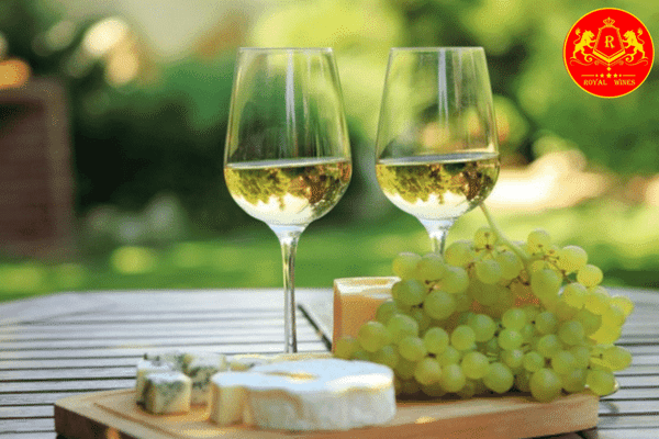 Cách thưởng thức rượu vang trắng của Pháp chuẩn ngon 