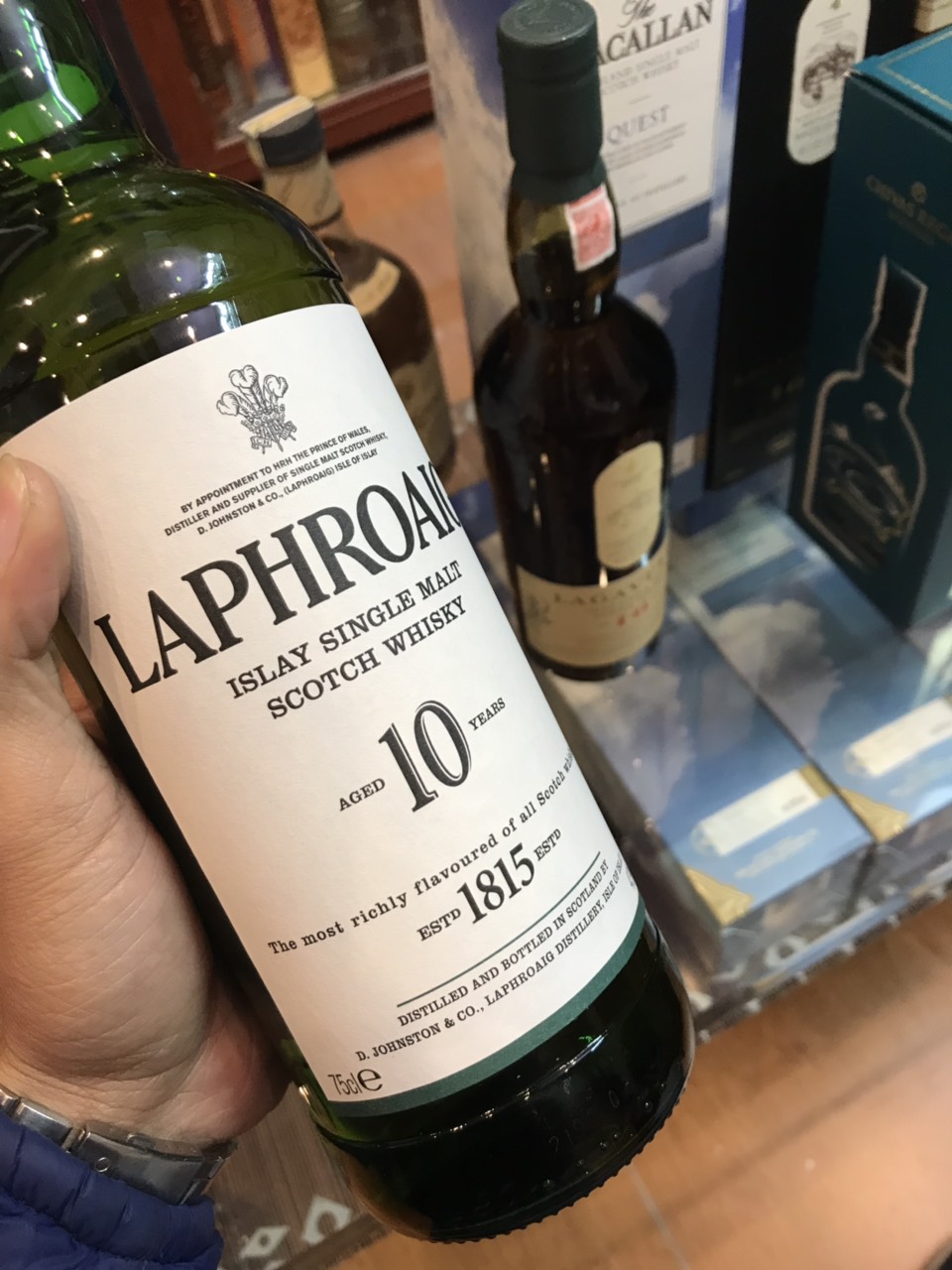 Đôi nét về loại rượu Laphroaig – Whisky khói đặc biệt từ Scotland