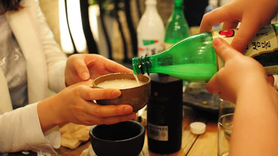 Văn Hoá Uống Rượu Của Người Hàn Quốc