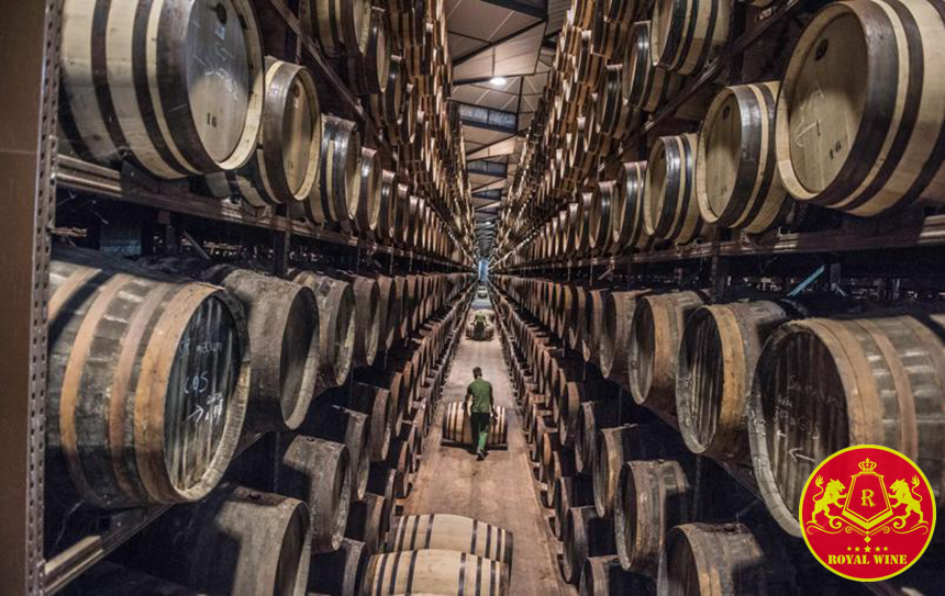 Thùng gỗ sồi - phần rất quan trọng của Macallan